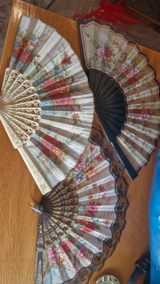 Lote de 3 abanicos decorados