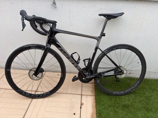 Bicicleta de carretera Giant Negra