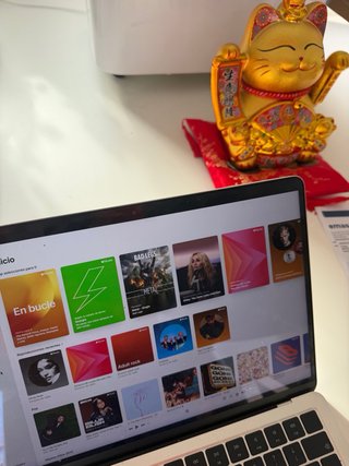 MacBook Air Plata + Caja