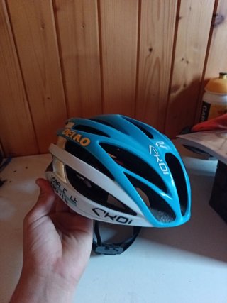 Casco de bici azul