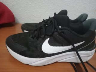 Zapatillas Nike Negras y Blancas