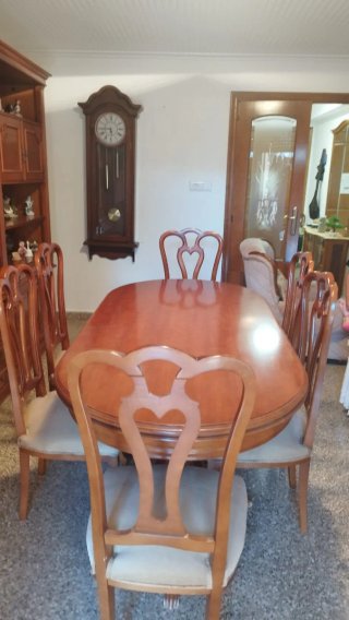 Mueble clásico de madera