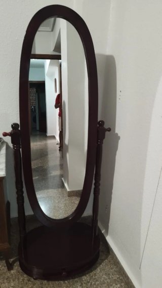 Mueble clásico de madera