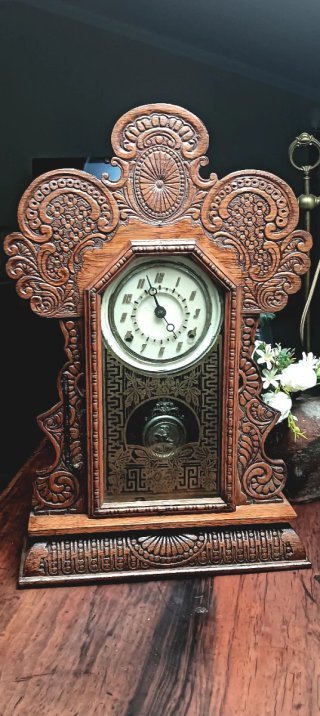 Reloj  antiguo madera Roble tallado  1874 funciona