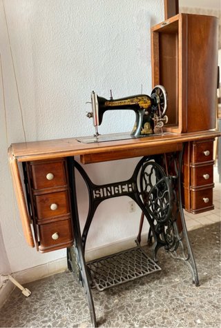 Máquina de coser Singer antigua