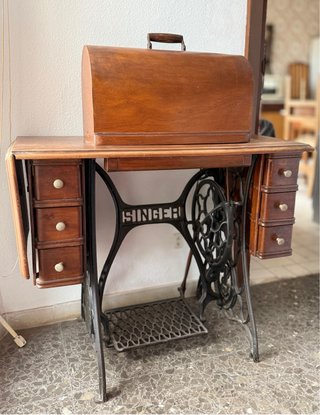 Máquina de coser Singer antigua