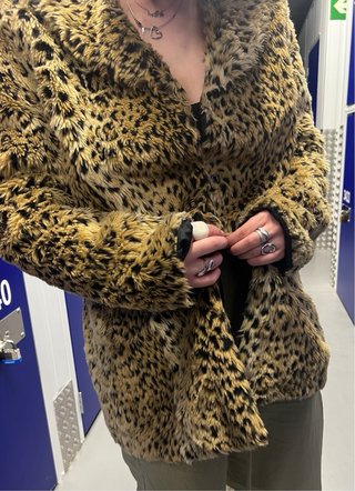 Abrigo pelo leopardo