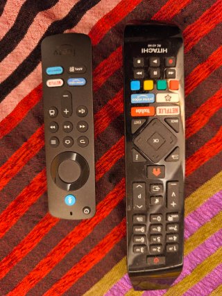 TV Smart Hitachi 22 pulgadas 12V