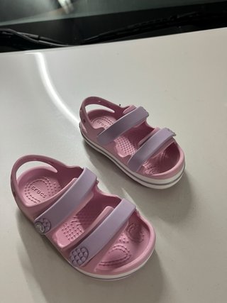 Chanclas Crocs Infantiles Rosa y Lila. Talla 24/25
