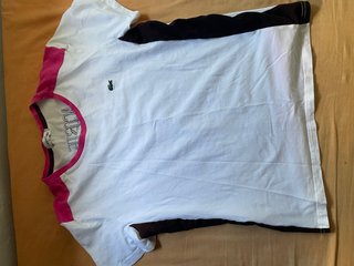Camiseta Lacoste Blanca y Rosa