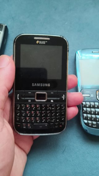Teléfono Móvil Antiguo Haier 50 evro..otro dos 15