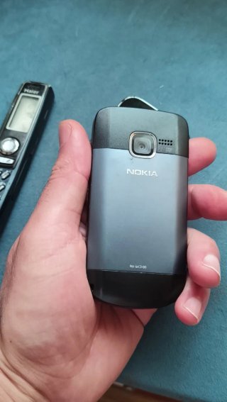 Teléfono Móvil Antiguo Haier 50 evro..otro dos 15