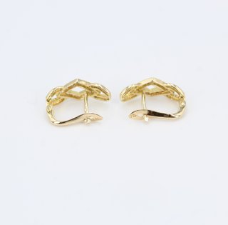 Pendientes de oro de 18k. Peso: 2.13 gr.