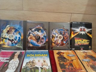 Lote de 25 Películas y Series en DVD y 2 de batuka