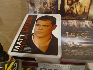 Lote de 25 Películas y Series en DVD y 2 de batuka