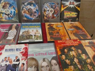 Lote de 25 Películas y Series en DVD y 2 de batuka