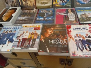 Lote de 25 Películas y Series en DVD y 2 de batuka