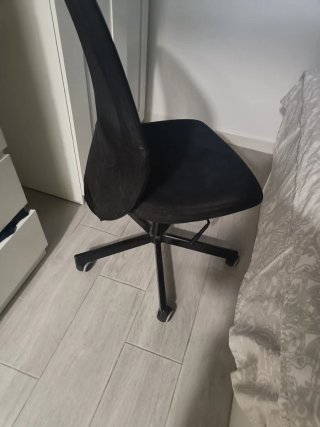 Mesa desmontable Iluminon poco uso