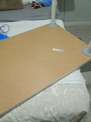 Mesa desmontable Iluminon poco uso