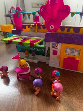 Guardería Pin y Pon con bebés y profesora