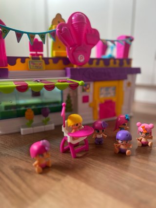 Guardería Pin y Pon con bebés y profesora