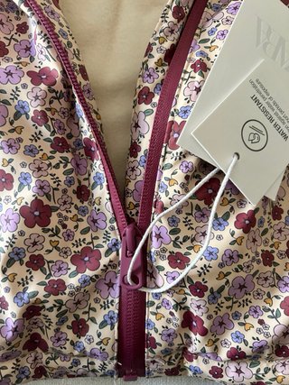 Abrigo Impermeable Flores Zara Talla 2-3 años.