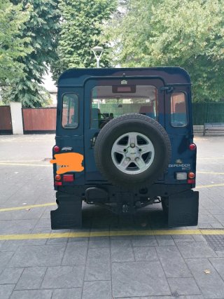 Land Rover Defender 90 TD5 año 2000(122 cc)