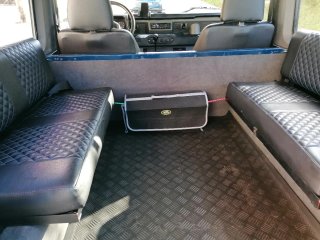 Land Rover Defender 90 TD5 año 2000(122 cc)