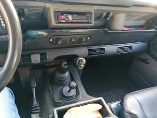 Land Rover Defender 90 TD5 año 2000(122 cc)