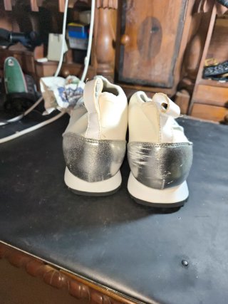 Zapatillas Calvin Klein Blancas y Plateadas
