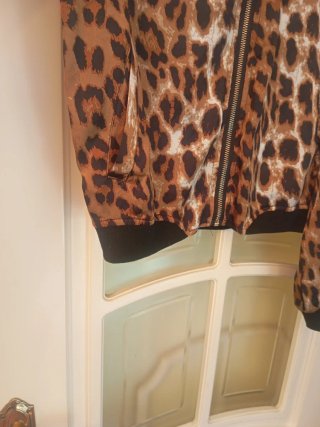 Oferta Chaqueta Bomber Animal Print