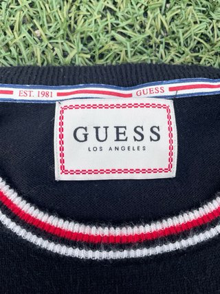 Jersey GUESS Negro y Rojo
