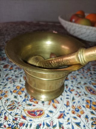 Almirez antiguo de bronce
