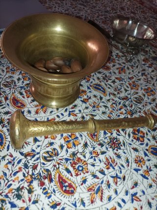 Almirez antiguo de bronce