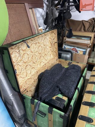 3 Baúles Antiguos de Madera y Latón (1 pequeño)