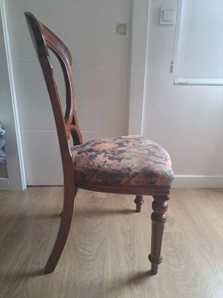 Juego de 12 Sillas de Comedor de Caoba