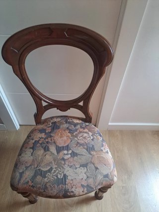 Juego de 12 Sillas de Comedor de Caoba