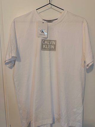 Camiseta Calvin Klein Blanca con Etiqueta
