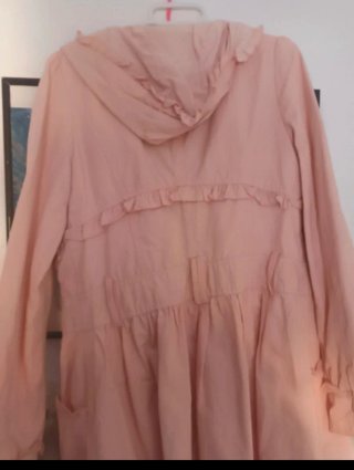 Chaqueta rosa con volantes