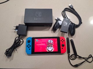 nintendo switch 1 v2 con tarjeta de memoria