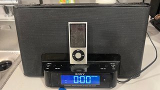 Altavoz Sony ICF-DS15iP con Radio y Despertador