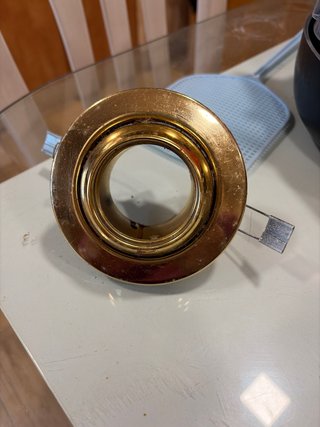 Foco halógeno dorado