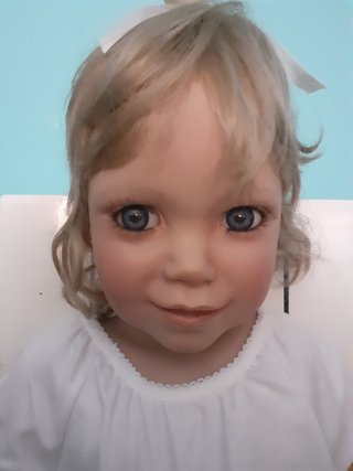 Muñeca Sarah artista Susan Lippl