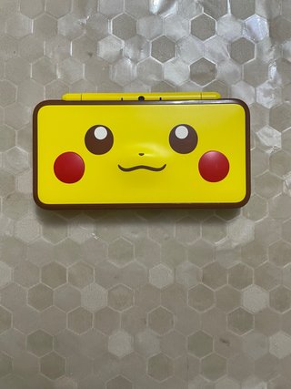 New Nintendo 2DS XL Pokémon Pikachu Edition
