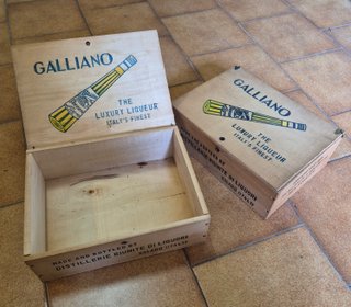 Coppia Scatole di Legno Galliano Vintage