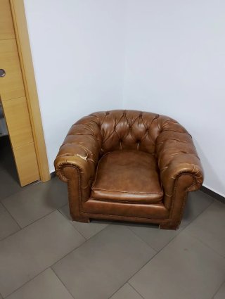 Poltrona in Pelle Stile Chesterfield