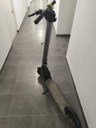 Patinete Cecotec Bongo 25 km. Buen estado.