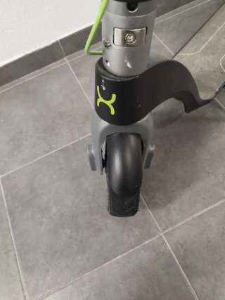 Patinete Cecotec Bongo 25 km. Buen estado.