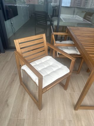 Set de Mesa y 4 Sillas de Jardín de Madera