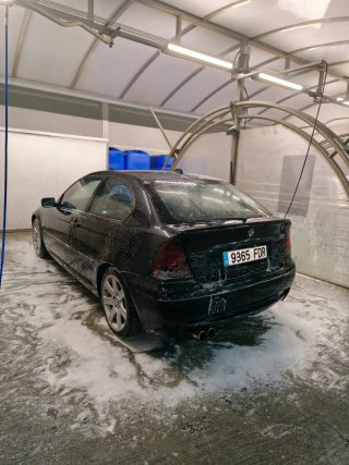 Se vende o cambia BMW 320d compact